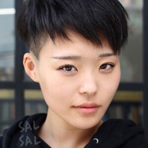 Short Hairstyles for Female Chapter 1